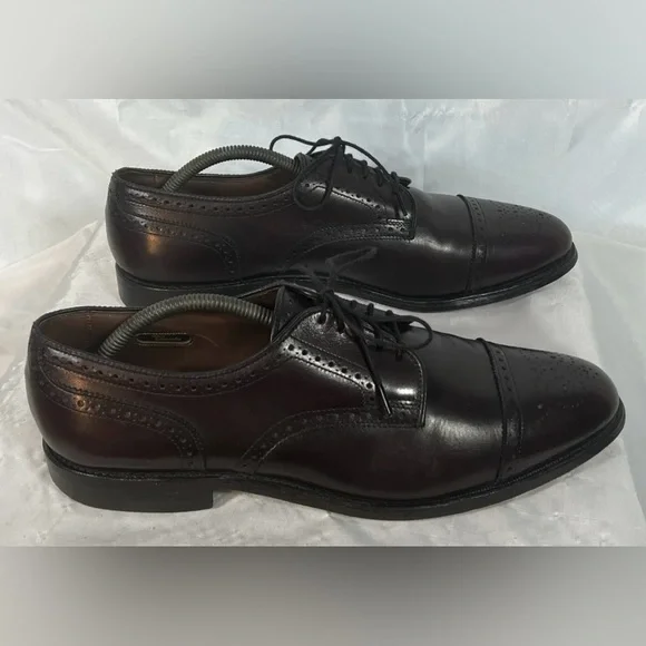 Allen Edmonds Mens Sanford Burgundy Medallion/Brogue Cap Toe Oxfords Size 10C ec4029504_right_large.jpg main image 4